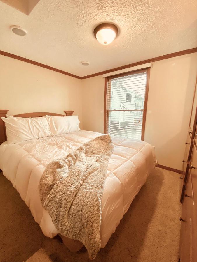 Pleasure Point Rv Resort Edmore Exterior photo