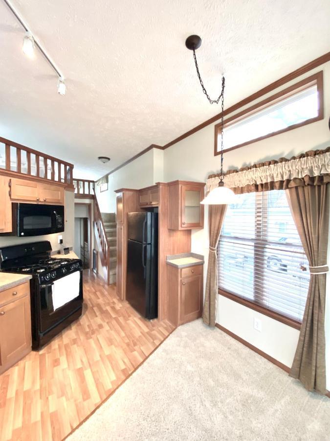 Pleasure Point Rv Resort Edmore Exterior photo